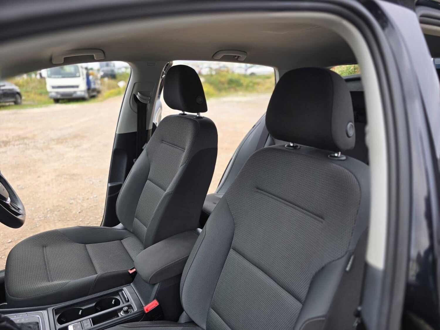 Used Volkswagen Golf 2017 for sale - 76030109: Photo 43