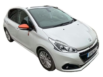 Used Peugeot 208 2016 for sale - 77628900: Photo