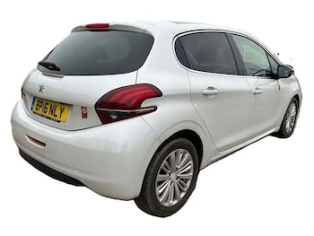 Used Peugeot 208 2016 for sale - 77628900: Photo