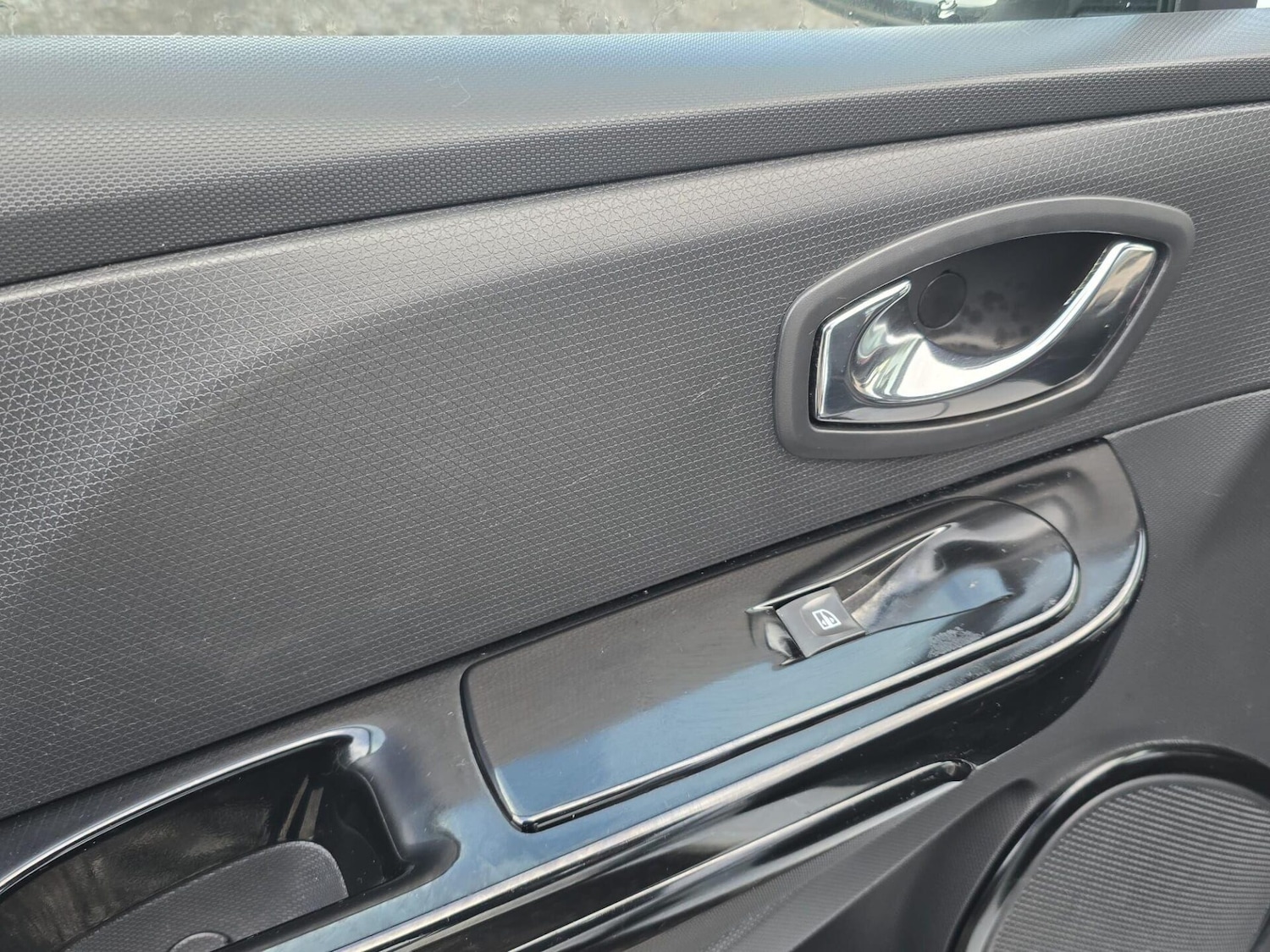 Used Renault Clio 2014 for sale - 77649956: Photo 52