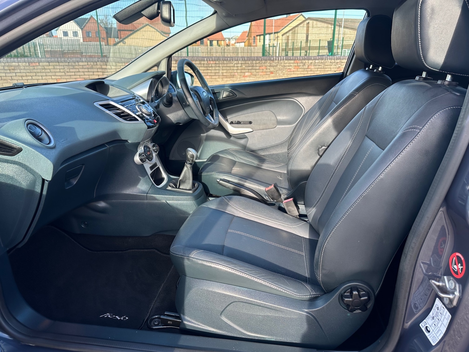 Used Ford Fiesta 2010 for sale - 76624800: Photo 16