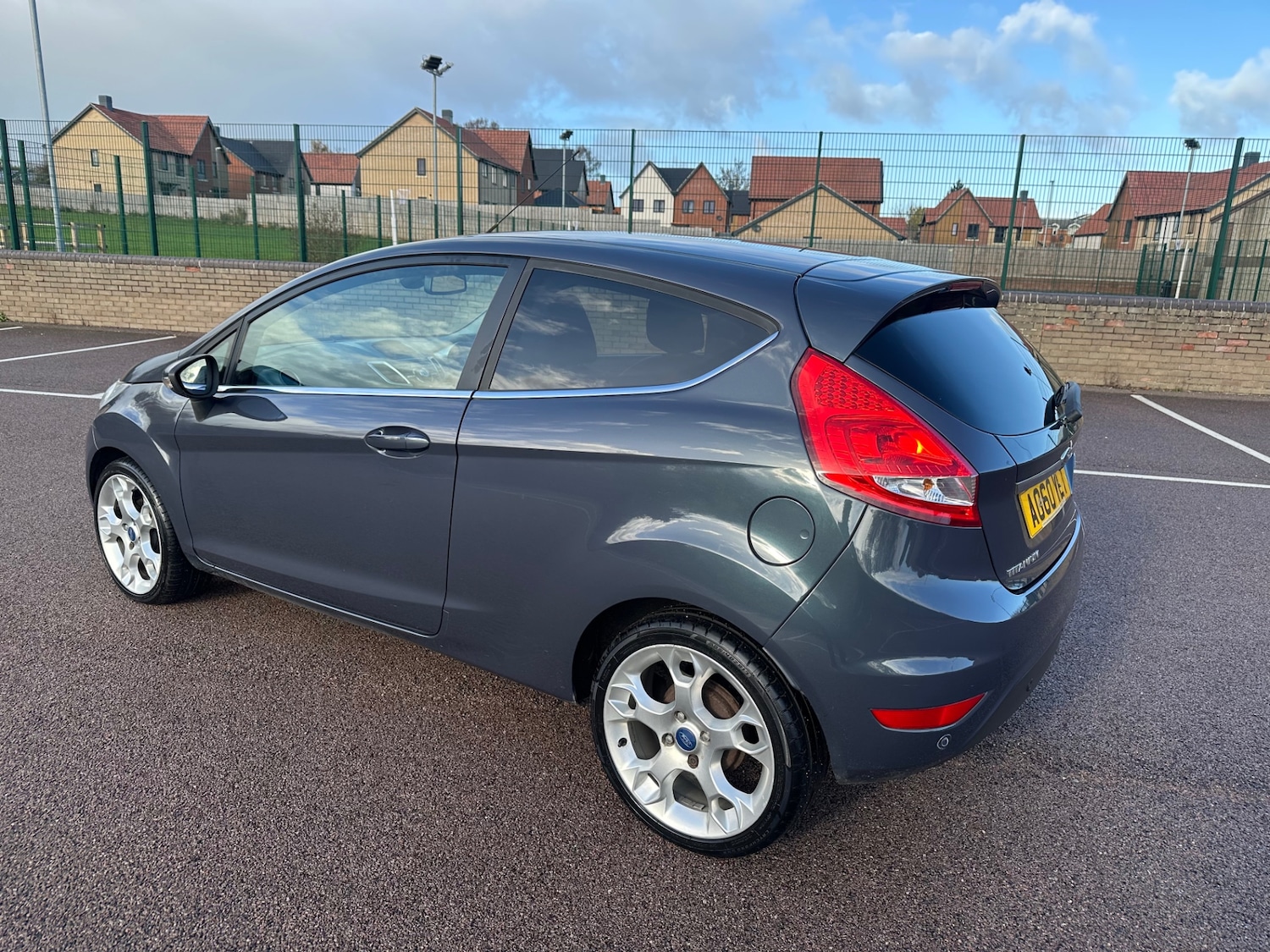 Used Ford Fiesta 2010 for sale - 76624800: Photo 4