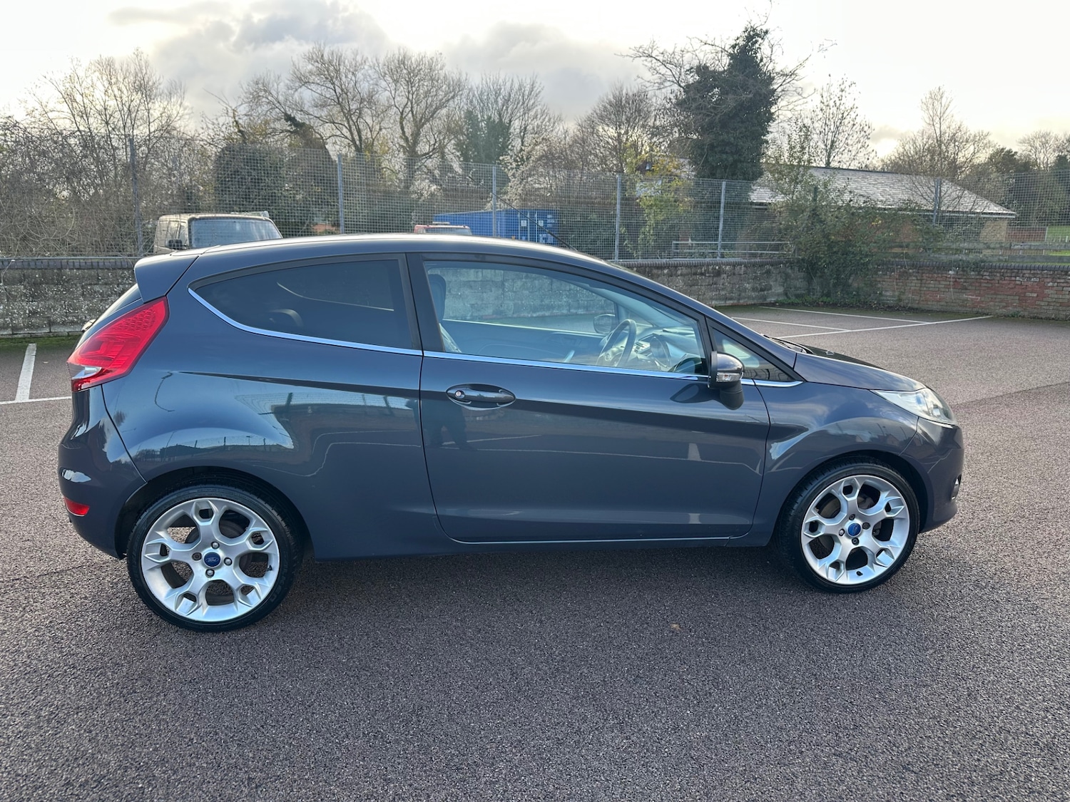 Used Ford Fiesta 2010 for sale - 76624800: Photo 7