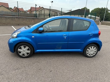 Used Toyota AYGO 2010 for sale - 75988094: Photo