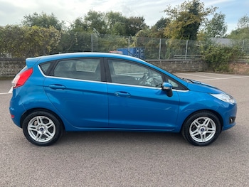 2012 (62) - 1.25 82 Zetec 5dr