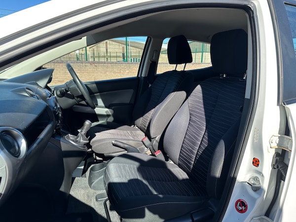 Used Mazda Mazda2 2010 for sale - 76211958: Photo 12