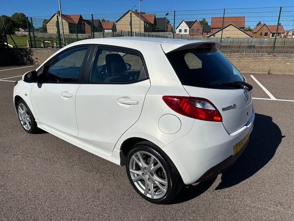 Used Mazda Mazda2 2010 for sale - 76211958: Photo 7