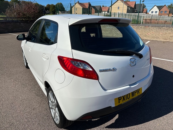 Used Mazda Mazda2 2010 for sale - 76211958: Photo 8