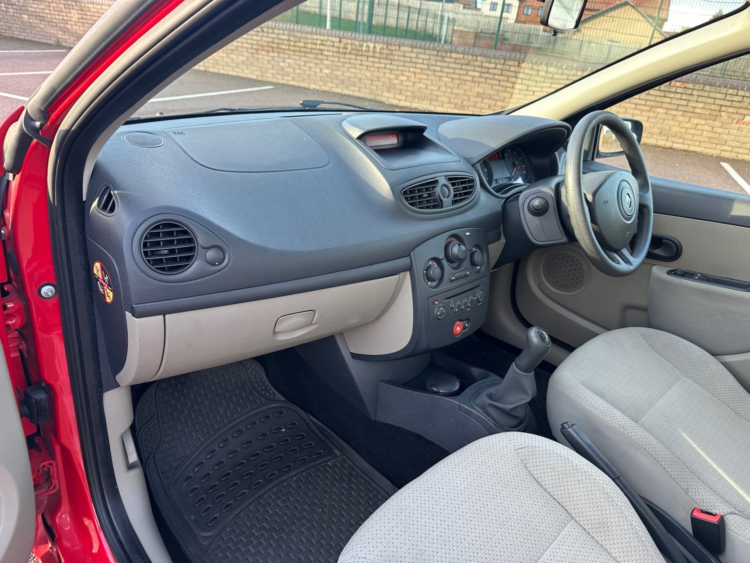 Used Renault Clio 2006 for sale - 76739329: Photo 13