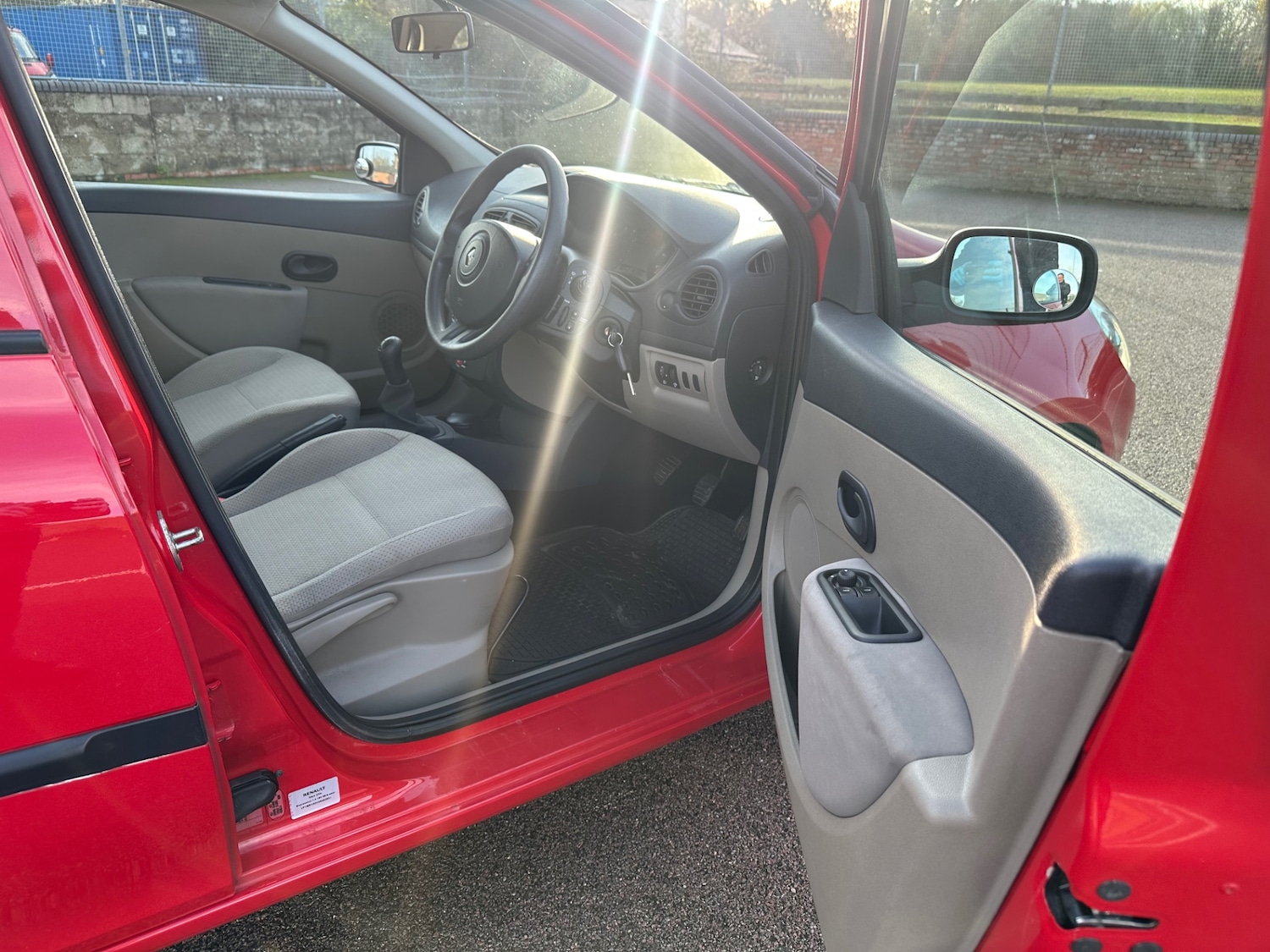 Used Renault Clio 2006 for sale - 76739329: Photo 17