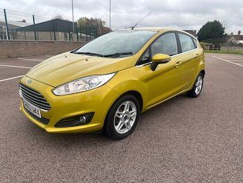 2013 (63) - 1.25 82 Zetec 5dr