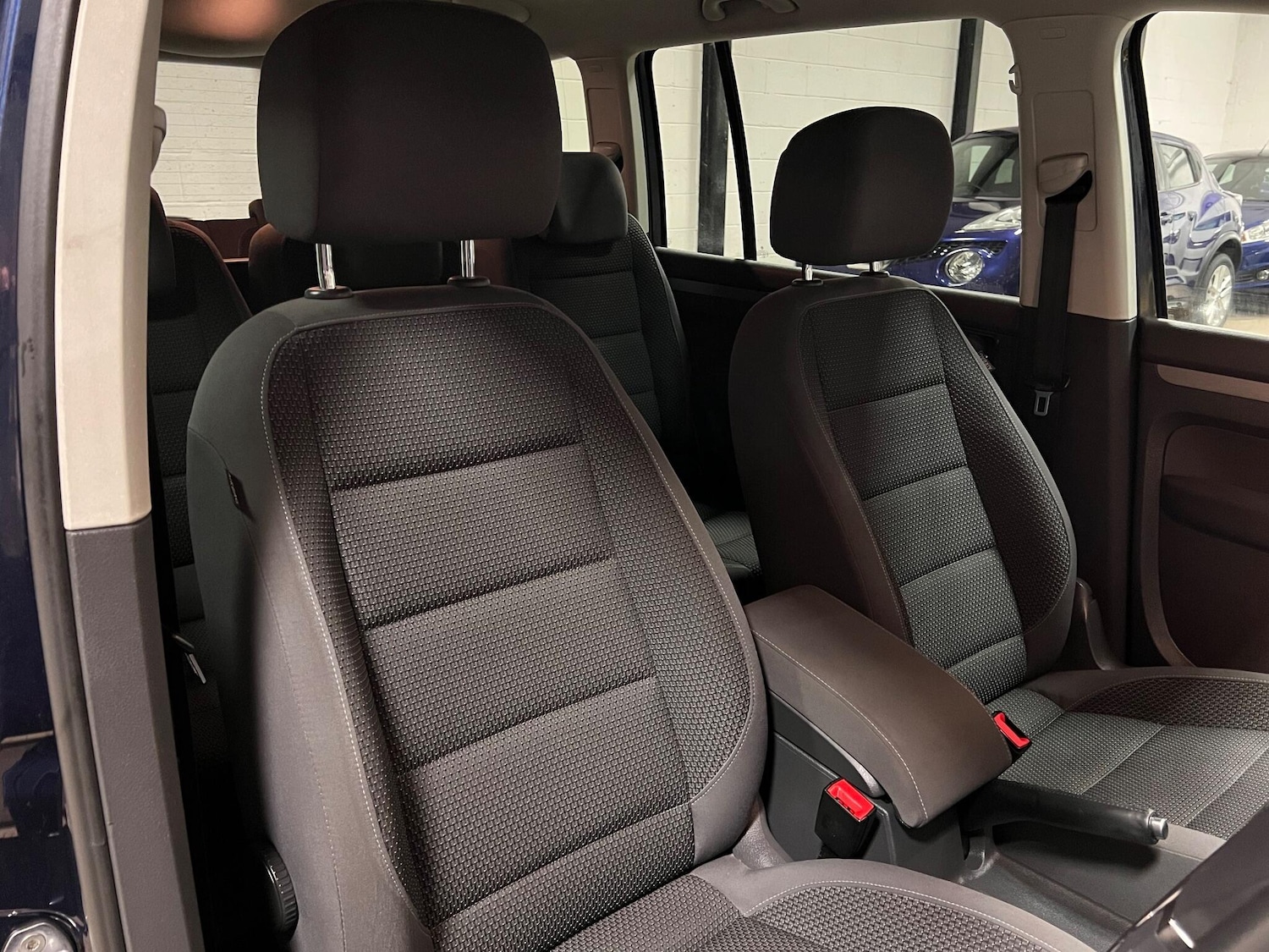 Used Volkswagen Touran 2013 for sale - 77025993: Photo 11