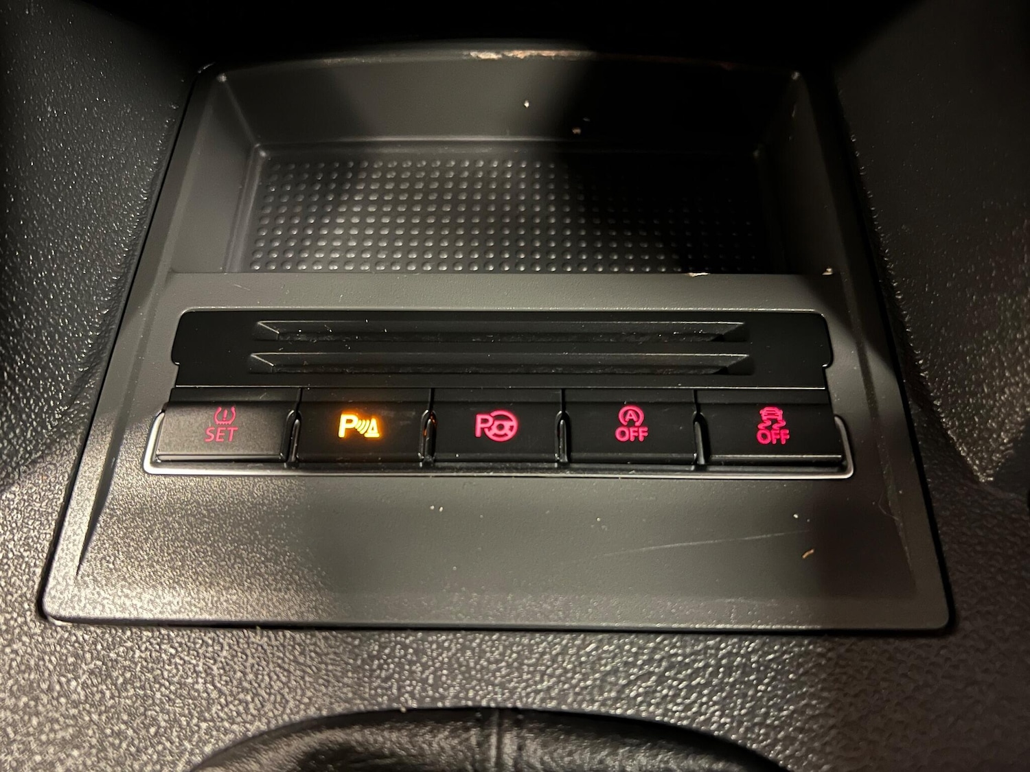 Used Volkswagen Touran 2013 for sale - 77025993: Photo 29