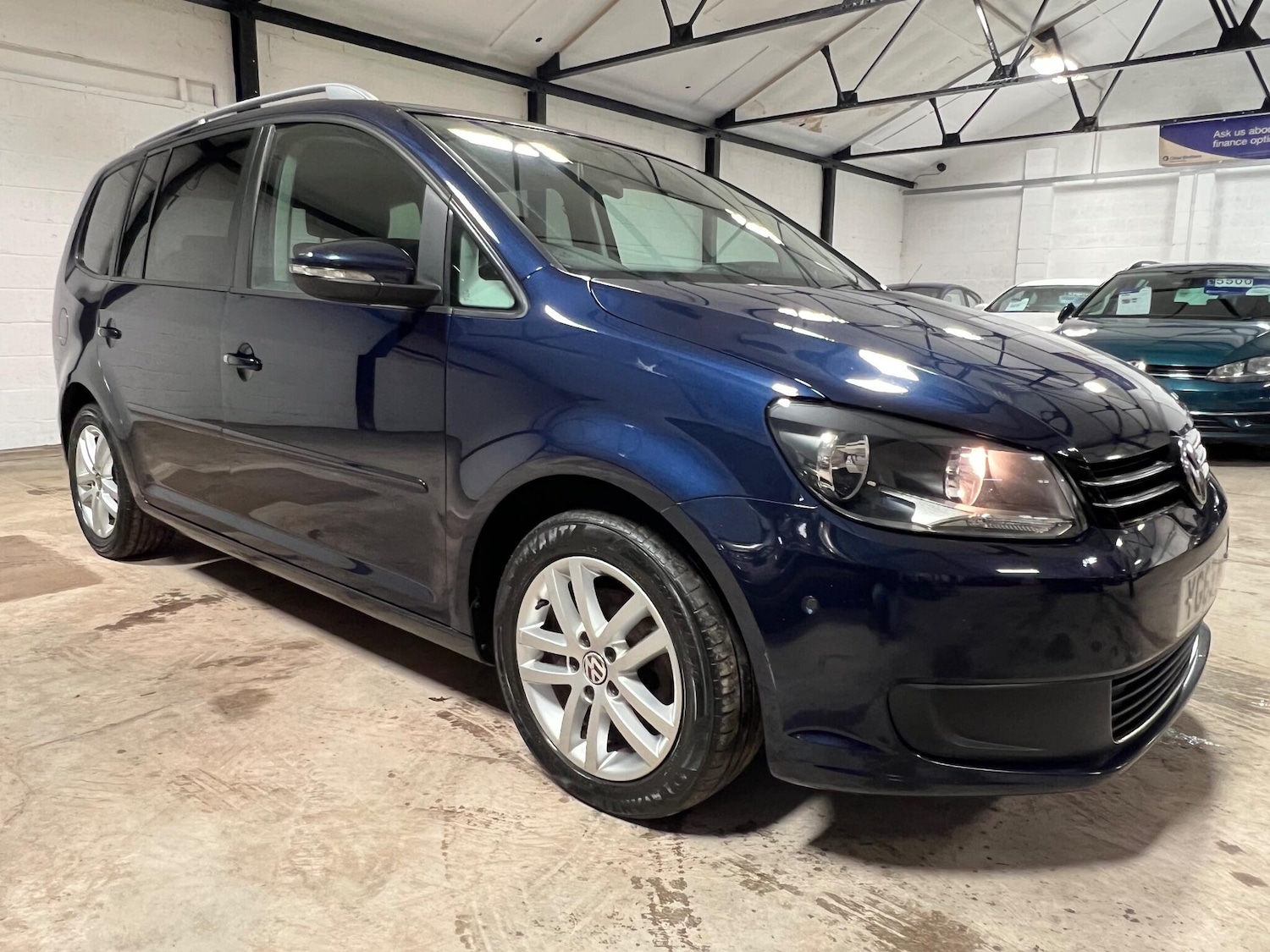 Used Volkswagen Touran 2013 for sale - 77025993: Photo 3