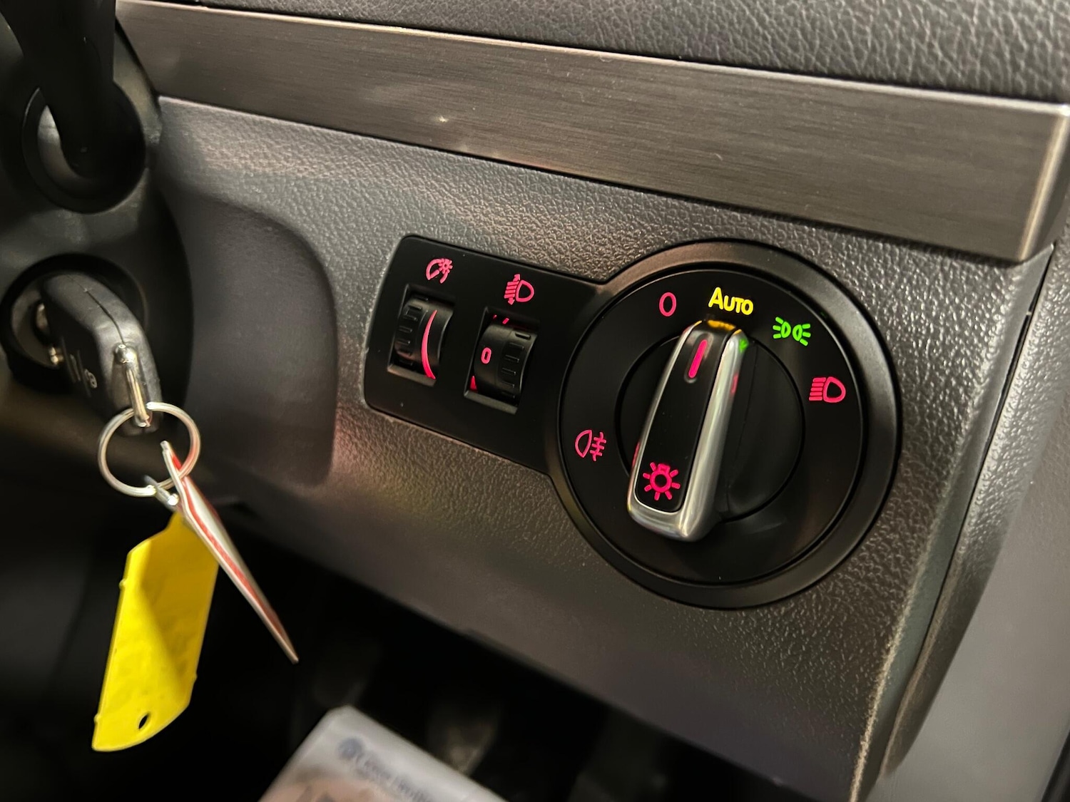 Used Volkswagen Touran 2013 for sale - 77025993: Photo 32