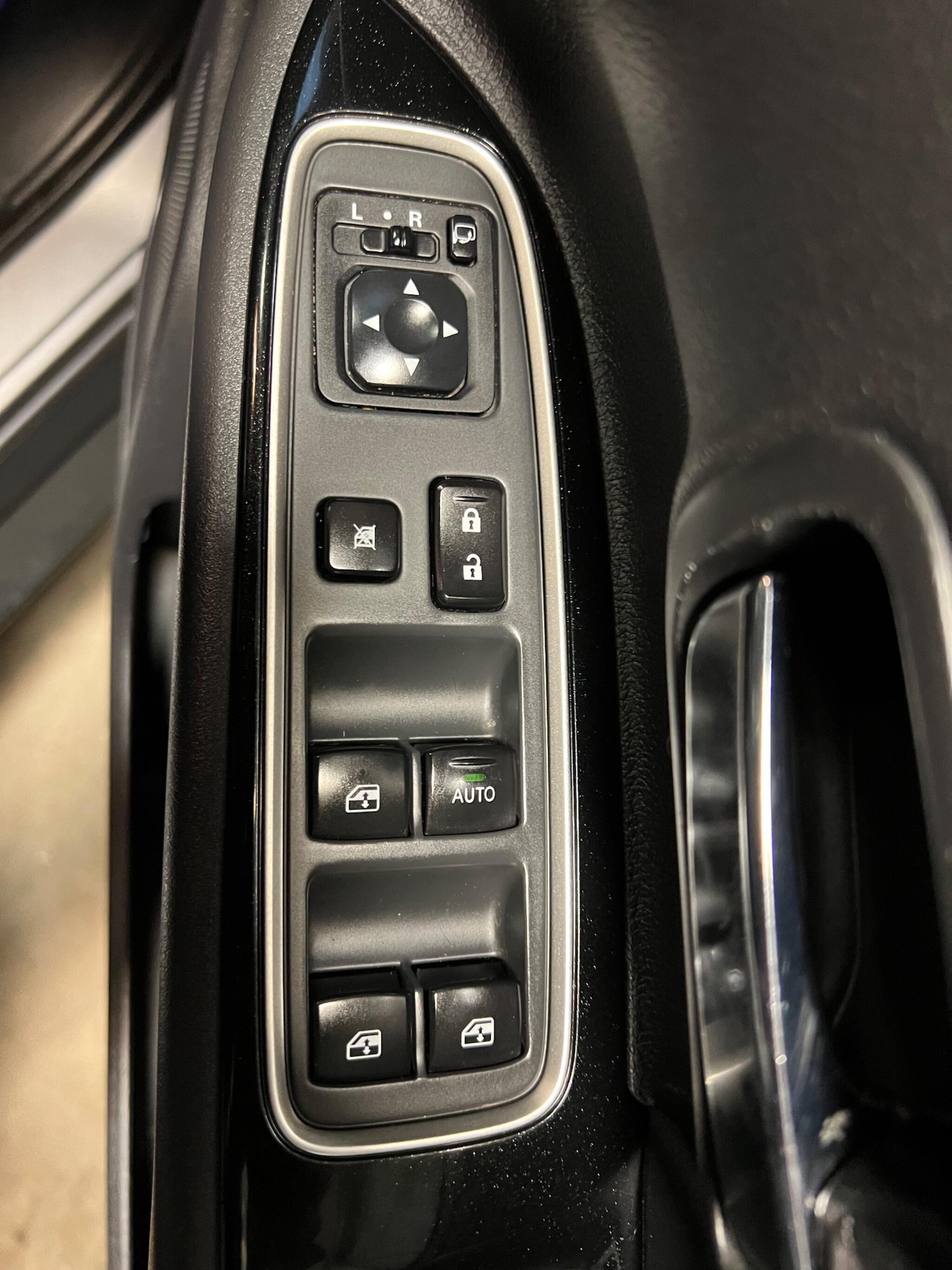 Used Mitsubishi Outlander 2018 for sale - 77411012: Photo 31