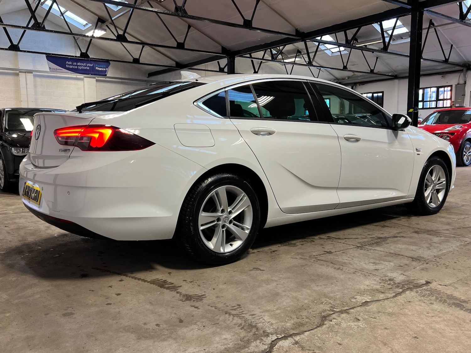 Used Vauxhall Insignia 2019 for sale - 77025996: Photo 8