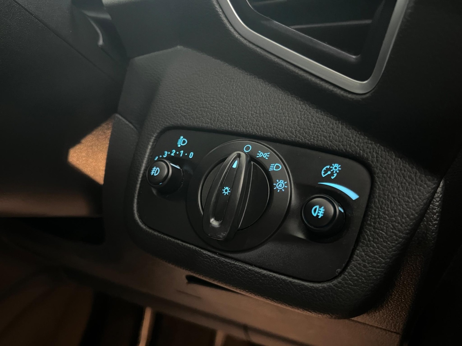 Used Ford Kuga 2014 for sale - 77377652: Photo 30