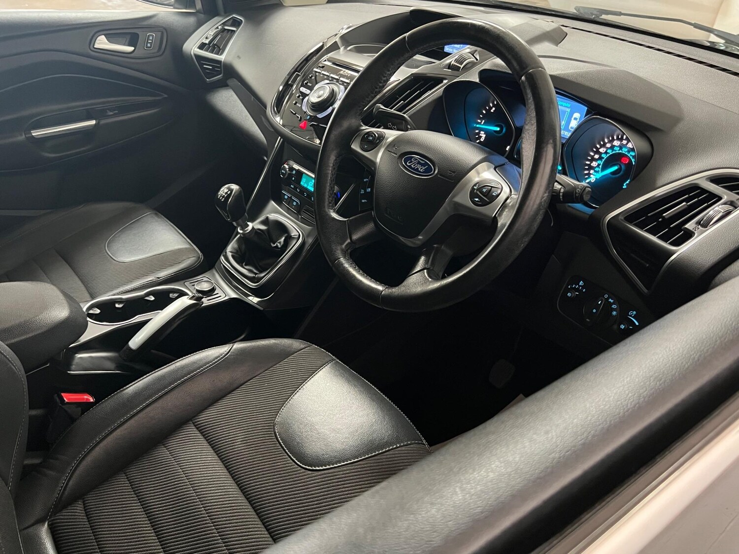 Used Ford Kuga 2014 for sale - 77377652: Photo 32