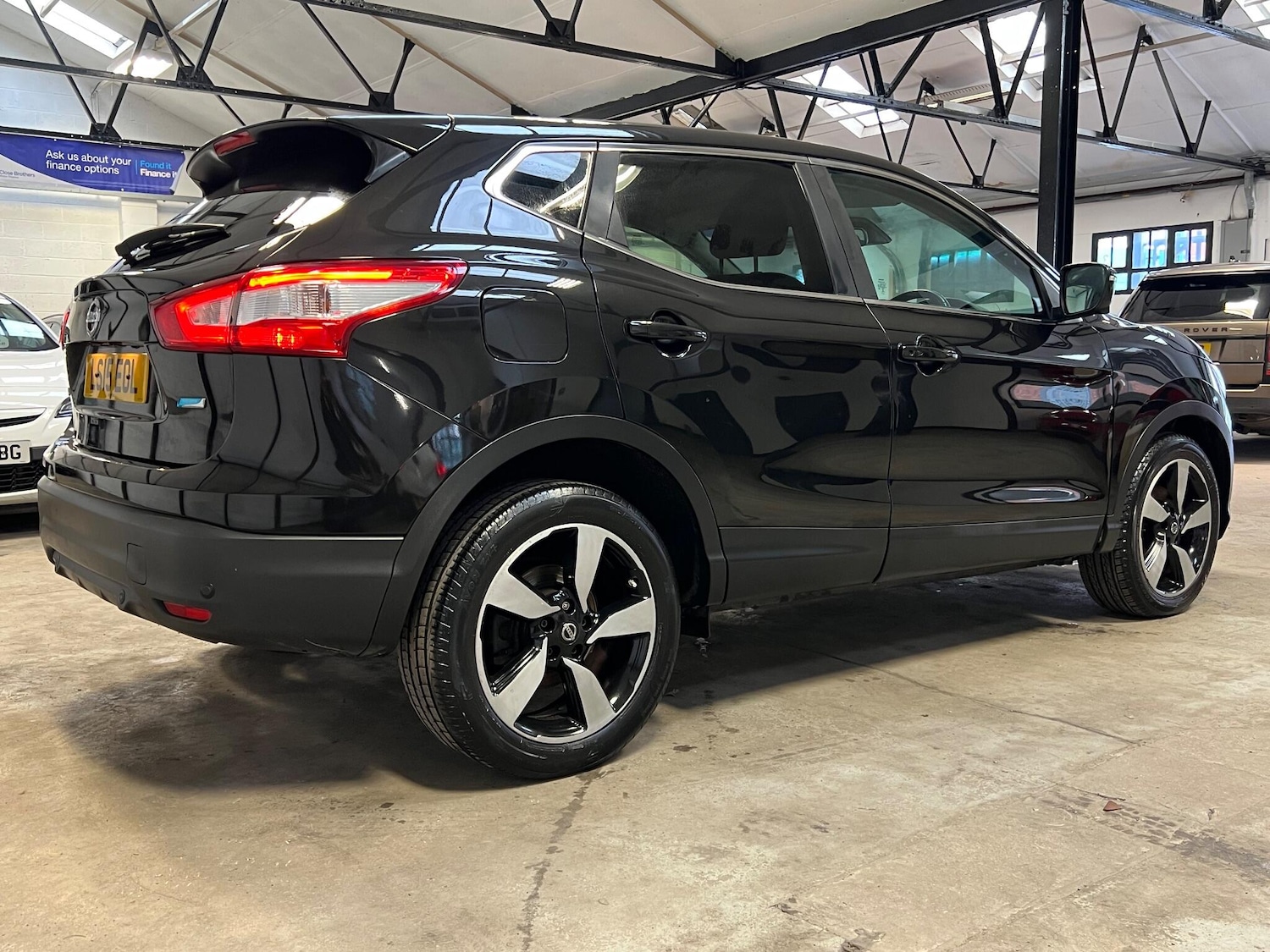 Used Nissan Qashqai 2015 for sale - 77040392: Photo 8