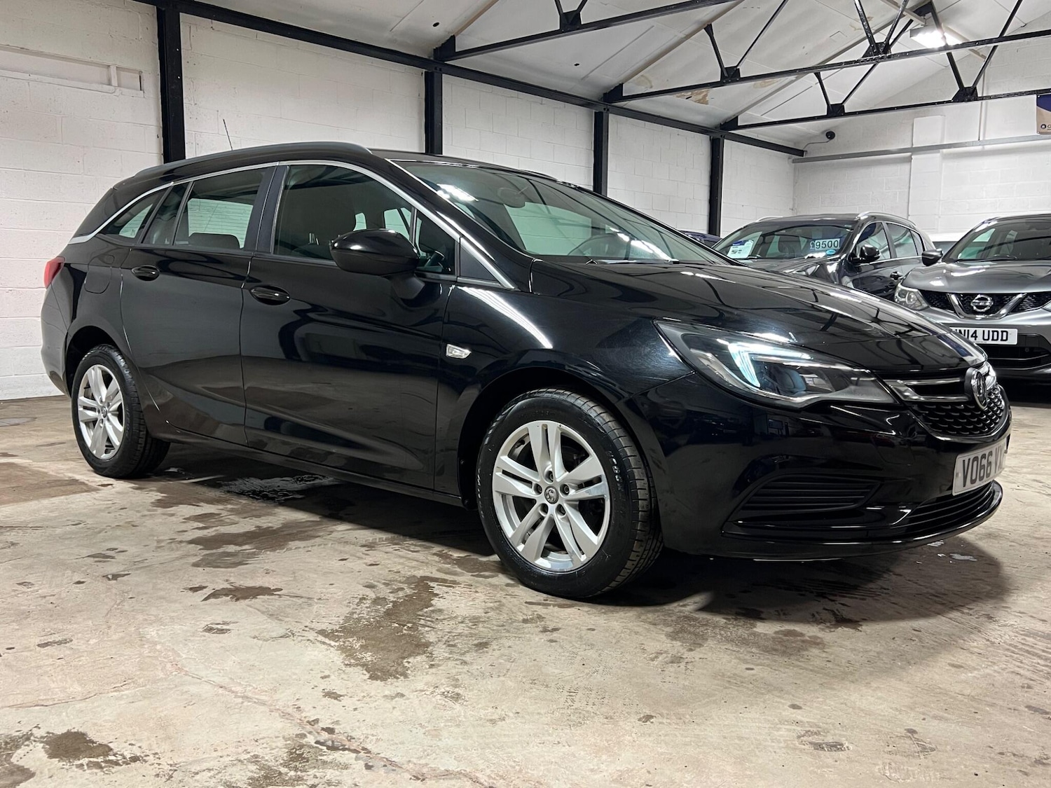 Used Vauxhall Astra 2016 for sale - 77025984: Photo 3