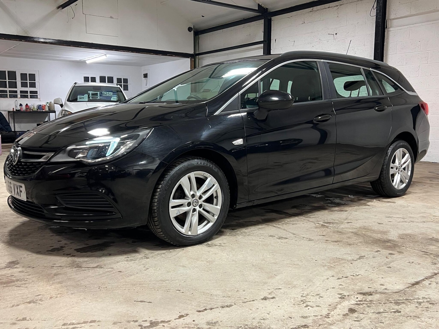 Used Vauxhall Astra 2016 for sale - 77025984: Photo 5