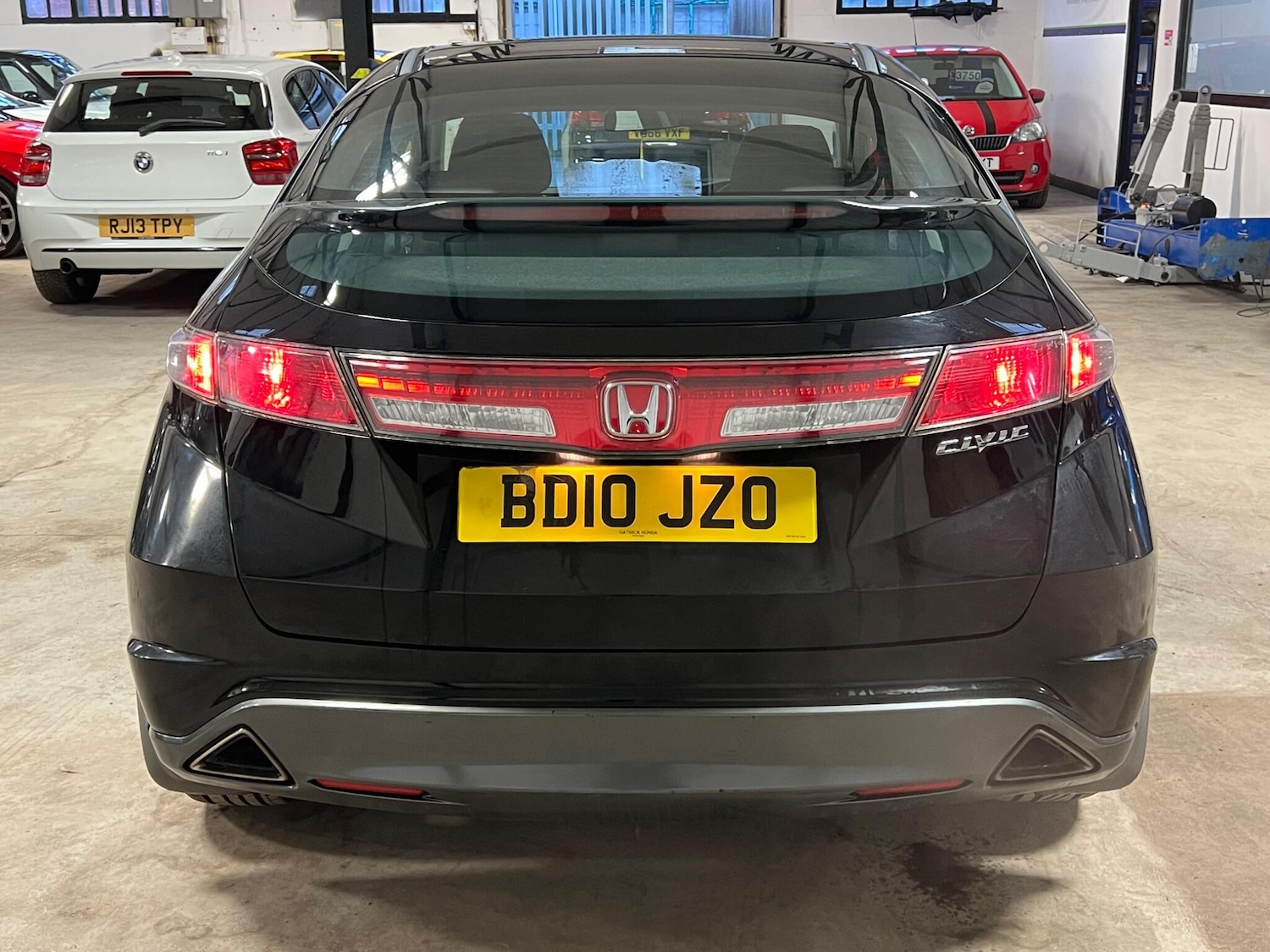 Used Honda Civic 2010 for sale - 77025979: Photo 24