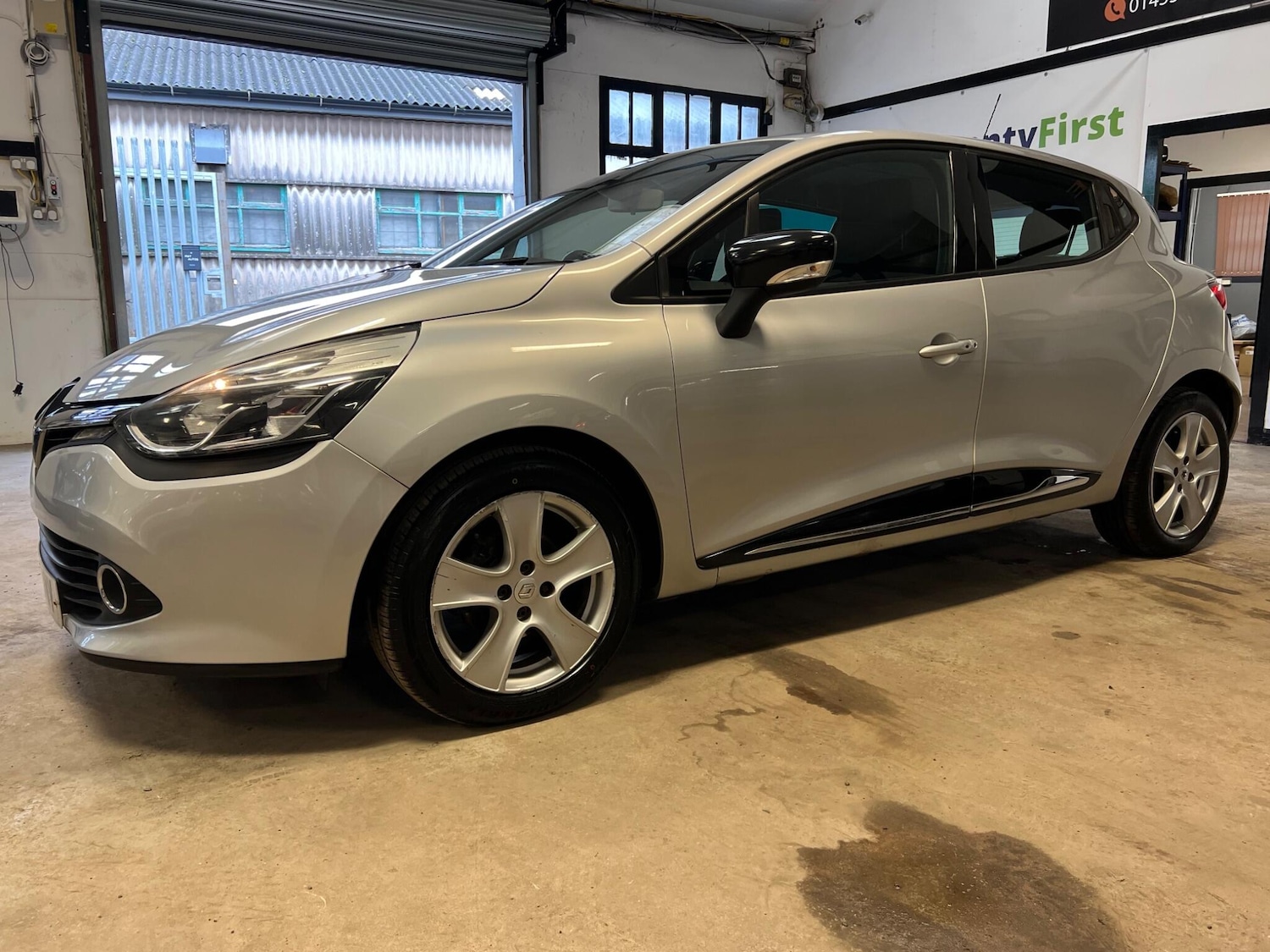 Used Renault Clio 2013 for sale - 77646516: Photo 5