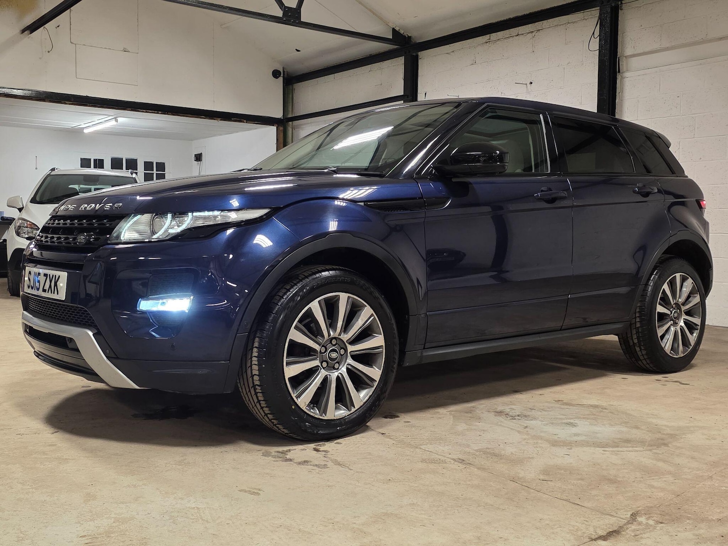 Used Land Rover Range Rover Evoque 2015 for sale - 77054079: Photo 5