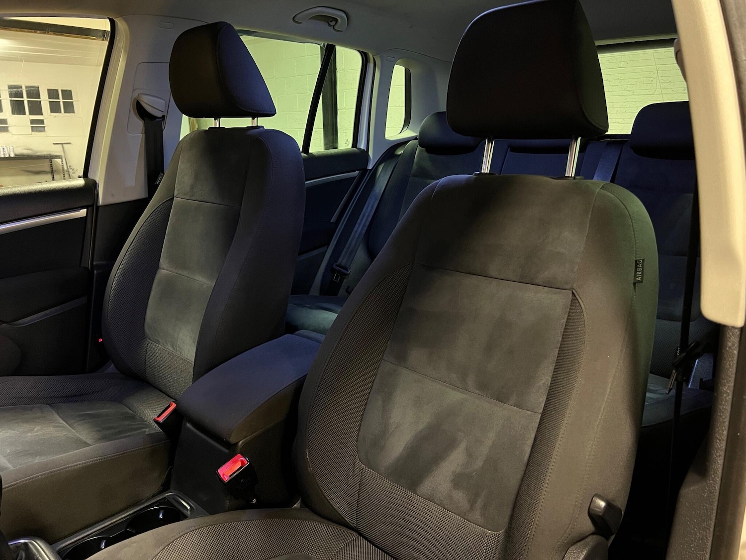 Used Volkswagen Tiguan 2012 for sale - 77025972: Photo 38