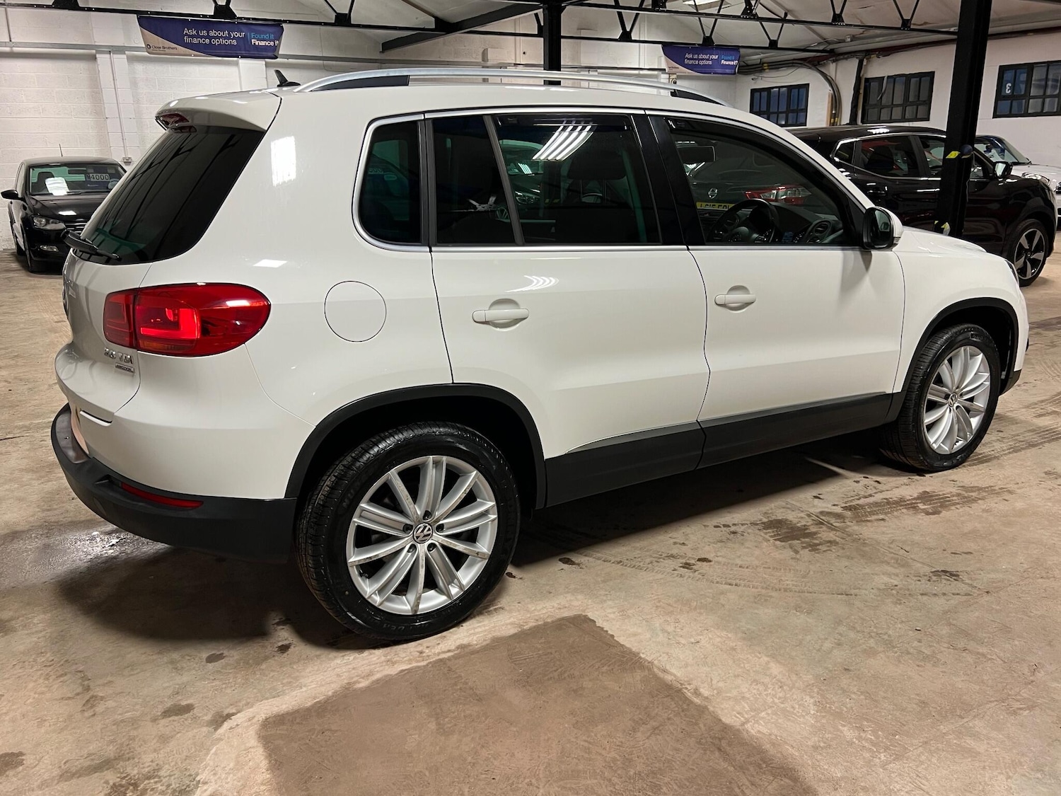 Used Volkswagen Tiguan 2012 for sale - 77025972: Photo 55