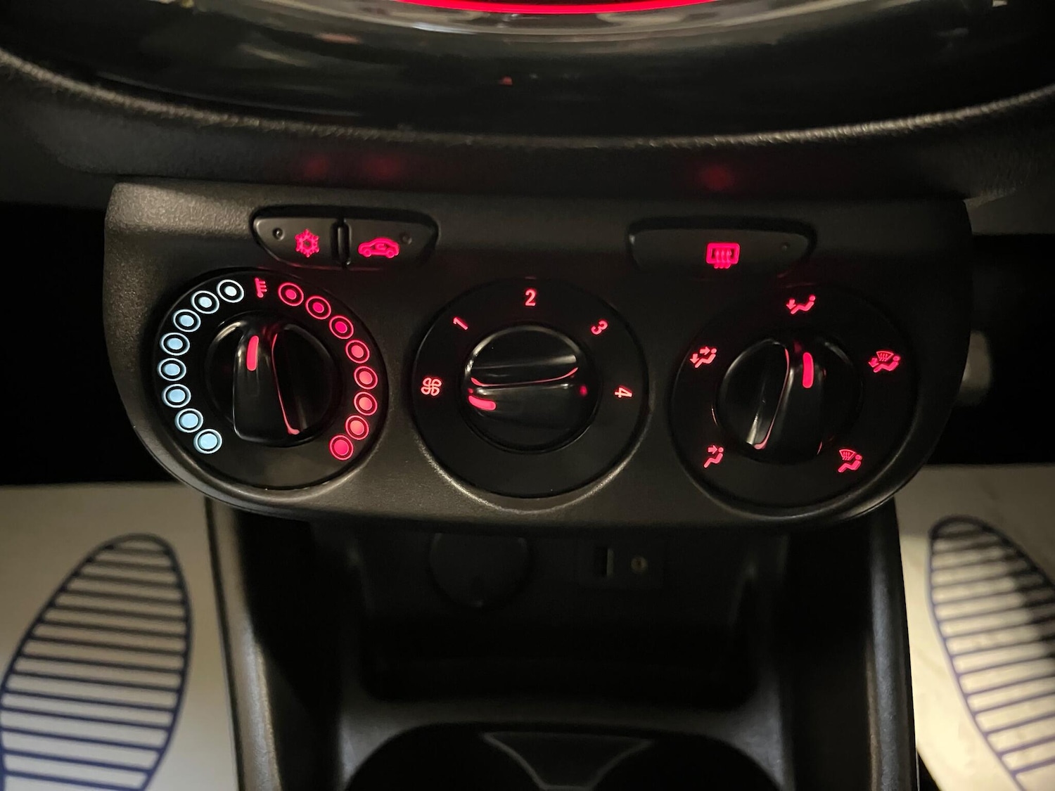 Used Vauxhall Corsa 2015 for sale - 77025978: Photo 27