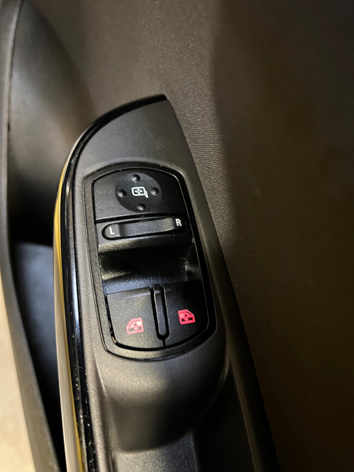 Used Vauxhall Corsa 2015 for sale - 77025978: Photo 32