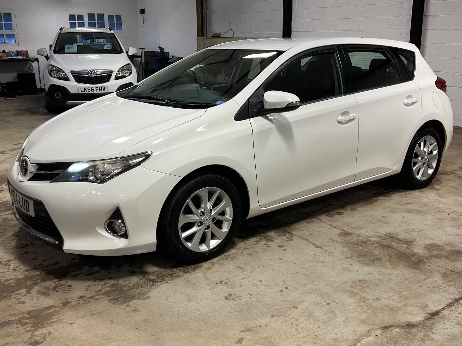 Used Toyota Auris 2014 for sale - 77025976: Photo 17