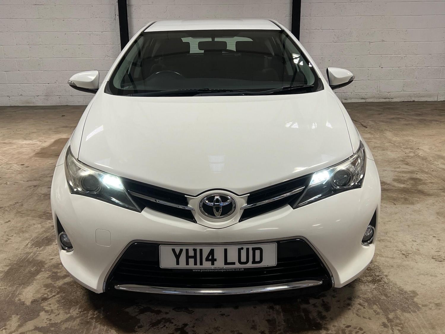 Used Toyota Auris 2014 for sale - 77025976: Photo 2