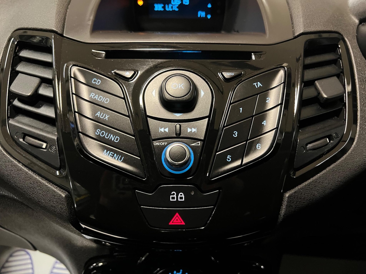 Used Ford Fiesta 2013 for sale - 77144062: Photo 24