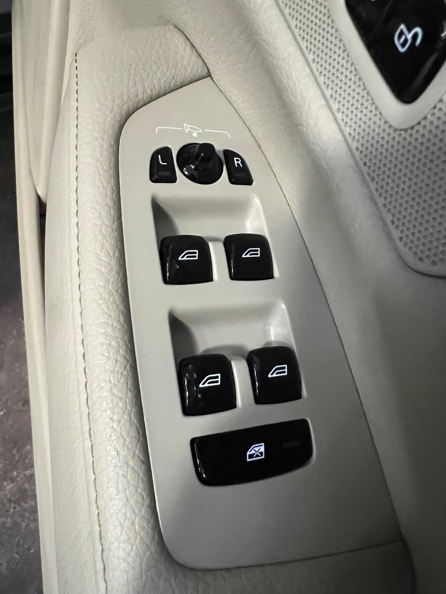 Used Volvo S90 2020 for sale - 77025989: Photo 33