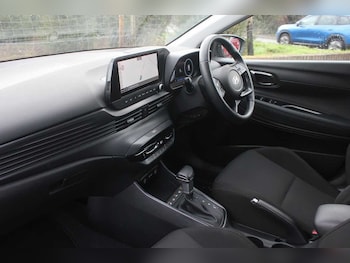 Used Hyundai i20 2023 for sale - 77393524: Photo