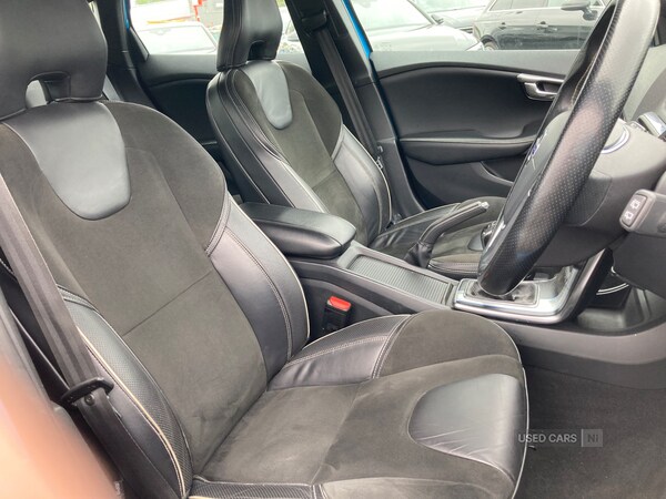 Used Volvo V40 2014 for sale - 75200810: Photo 10