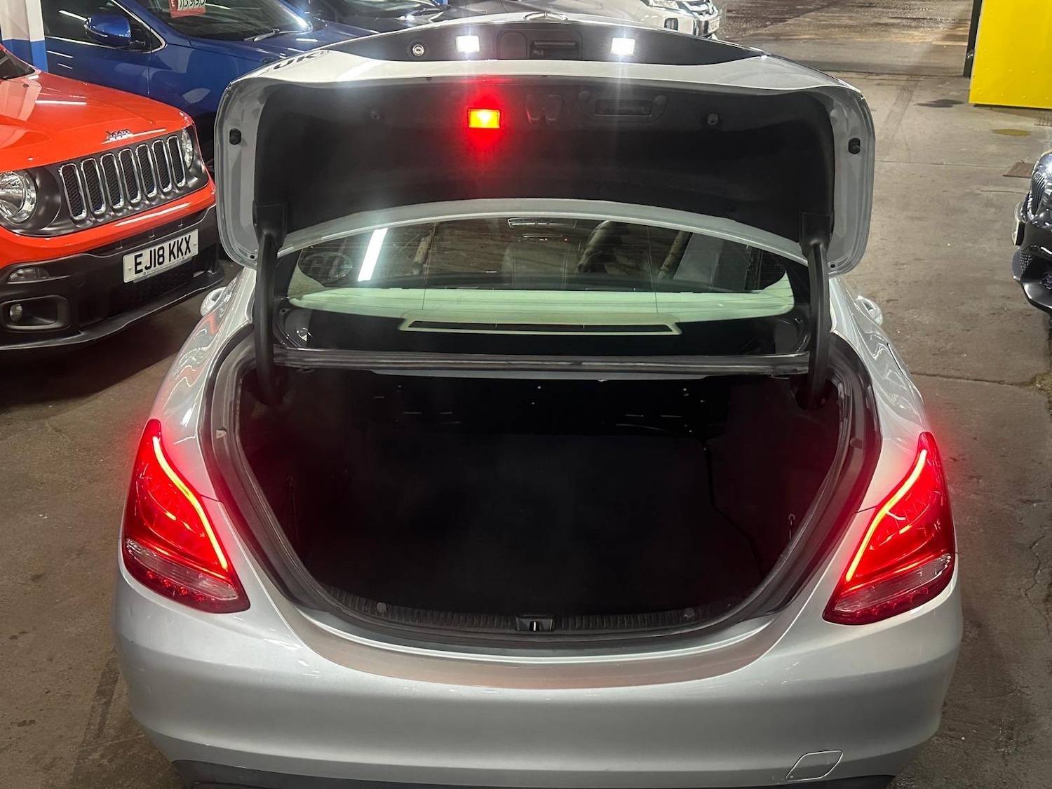 Used Mercedes-Benz C Class 2015 for sale - 76562428: Photo 24