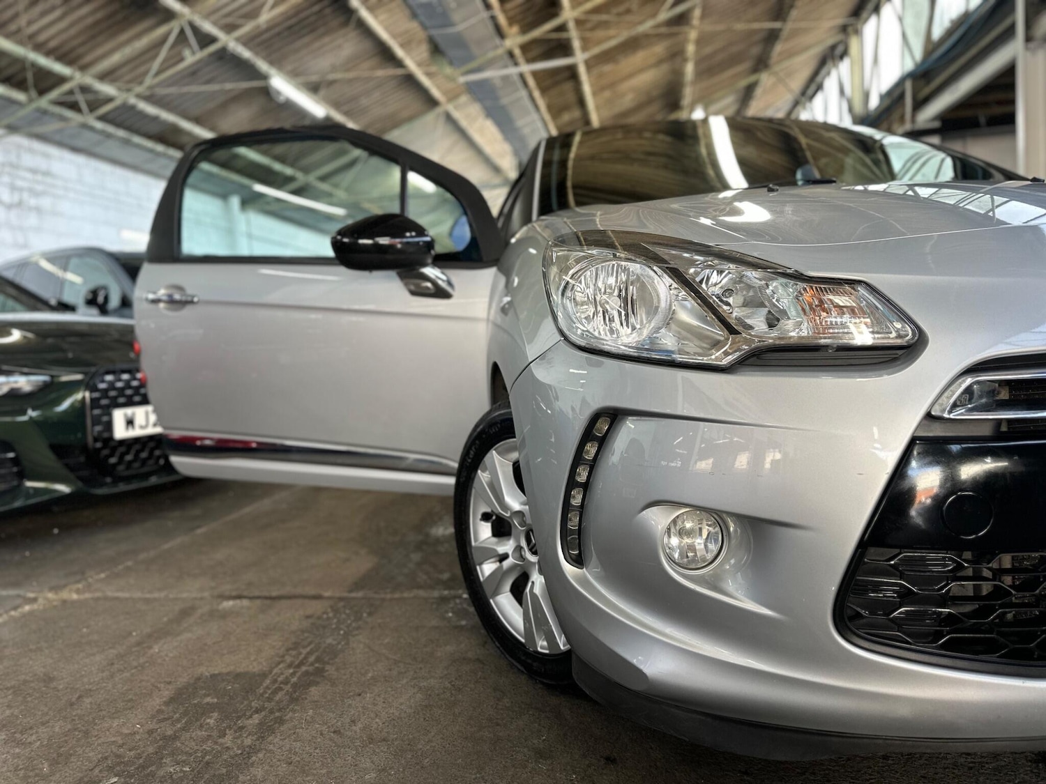 Used Citroen DS3 2010 for sale - 77695661: Photo 3