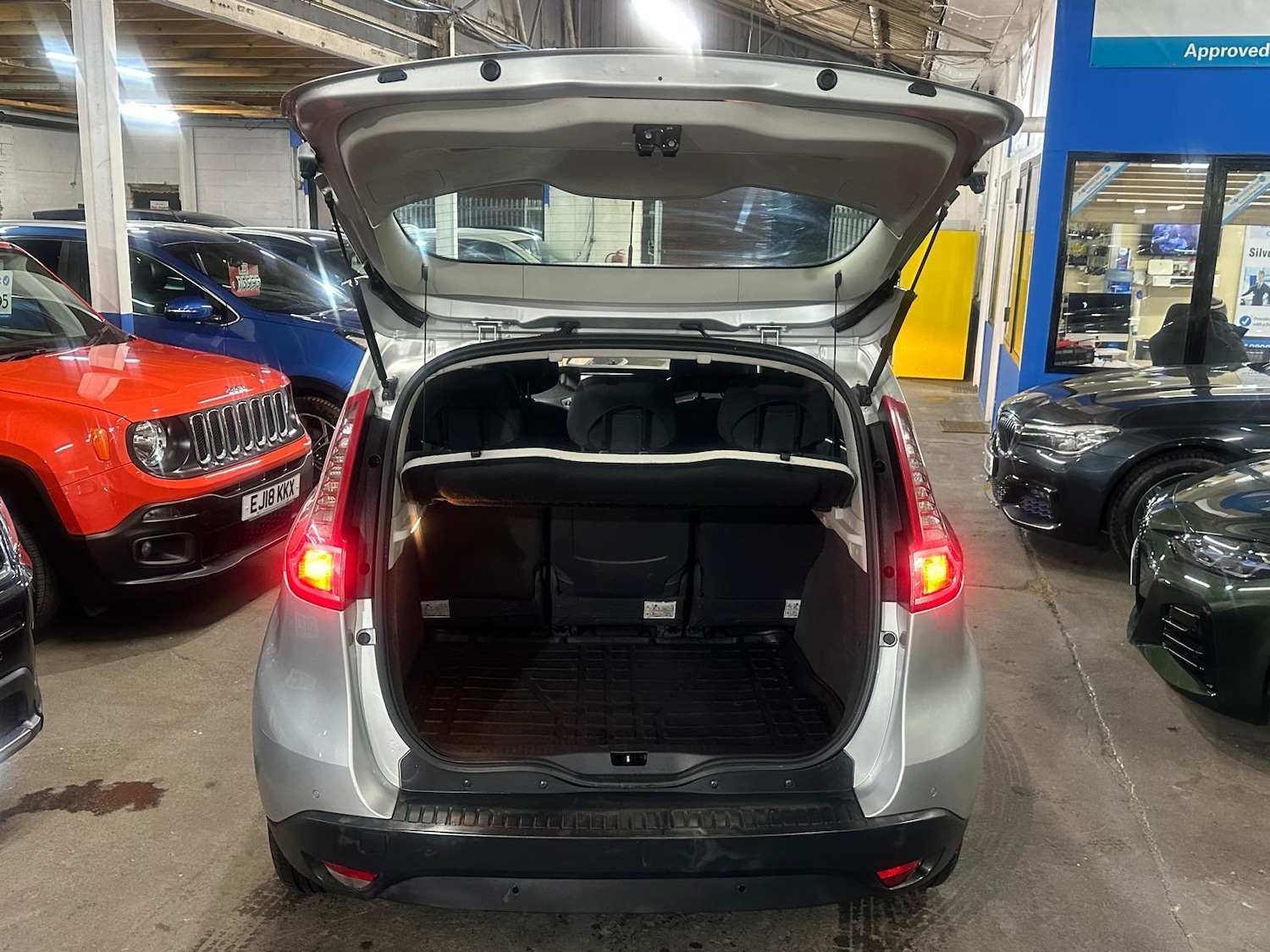 Used Renault Scenic 2009 for sale - 76715545: Photo 28