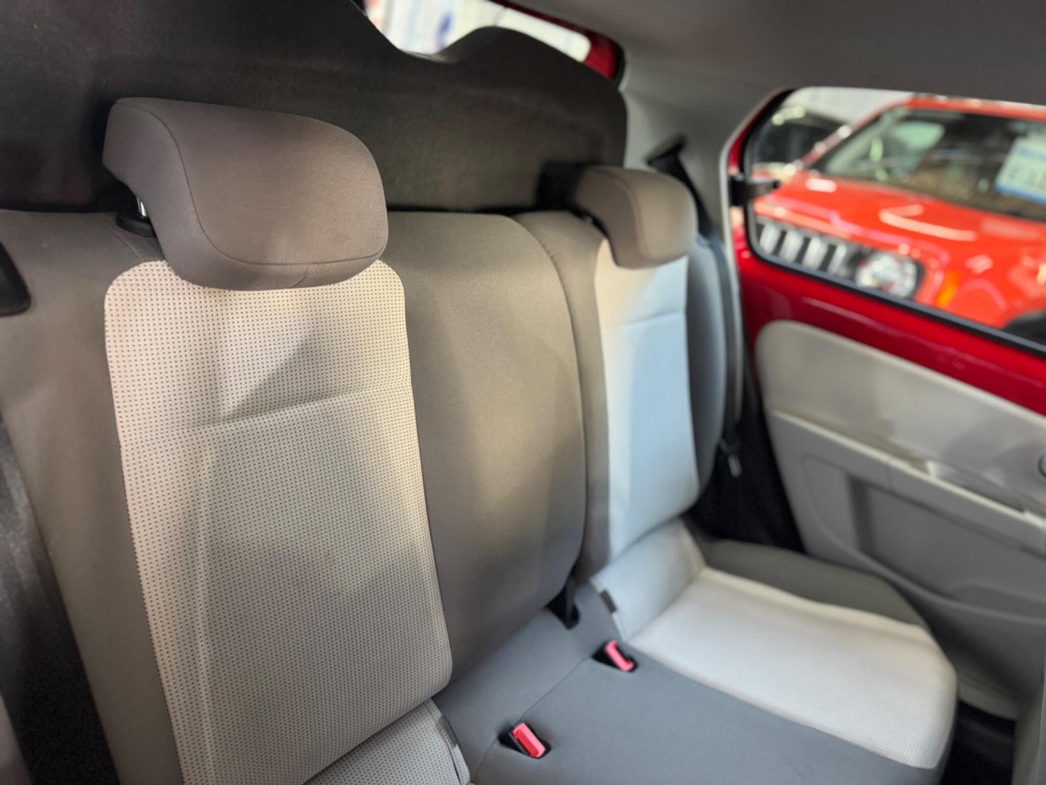 Used Volkswagen up! 2013 for sale - 76913892: Photo 29