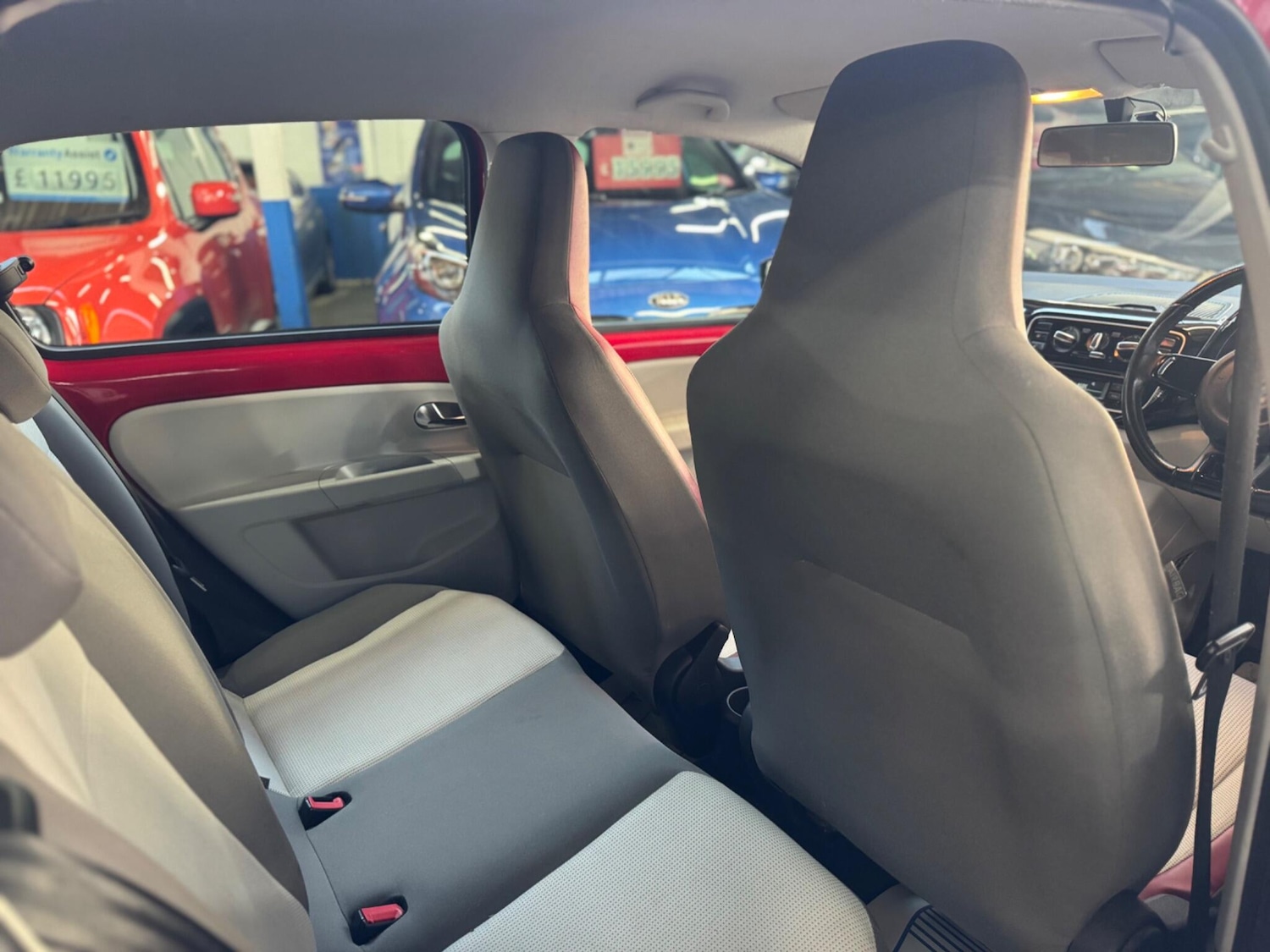 Used Volkswagen up! 2013 for sale - 76913892: Photo 30