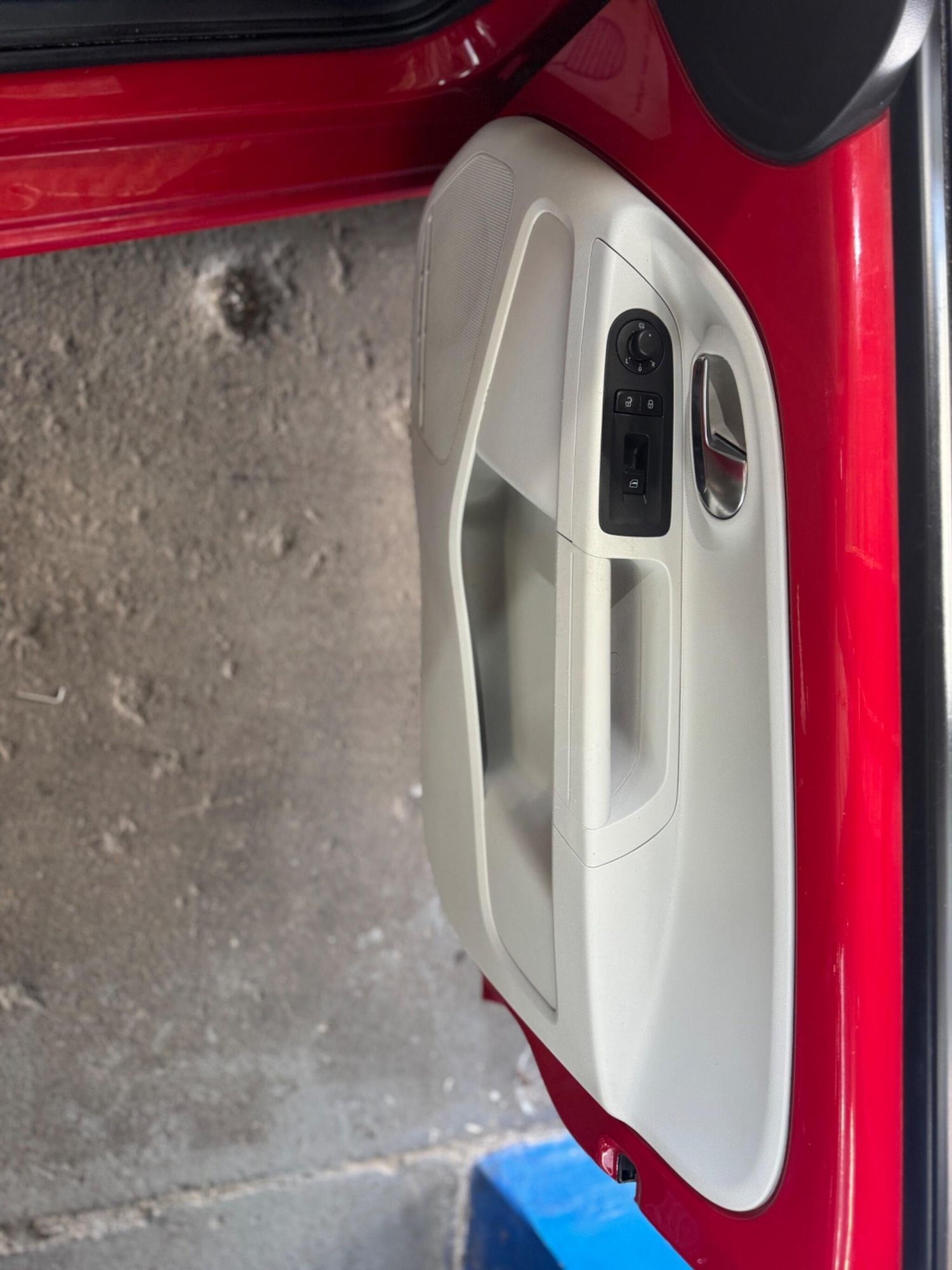 Used Volkswagen up! 2013 for sale - 76913892: Photo 33