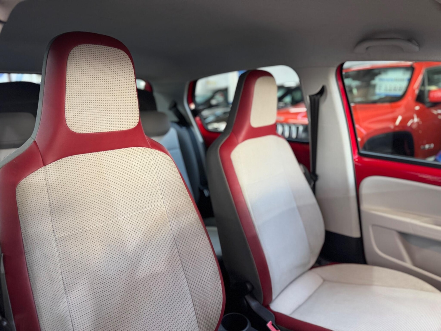 Used Volkswagen up! 2013 for sale - 76913892: Photo 34