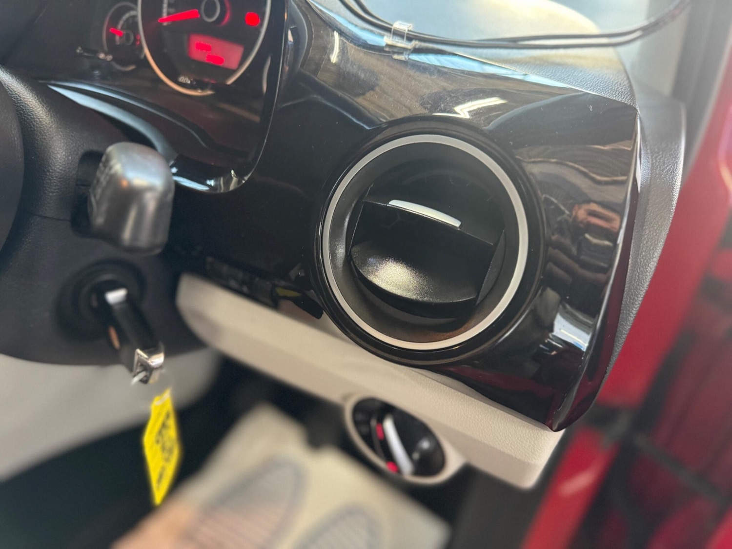 Used Volkswagen up! 2013 for sale - 76913892: Photo 35