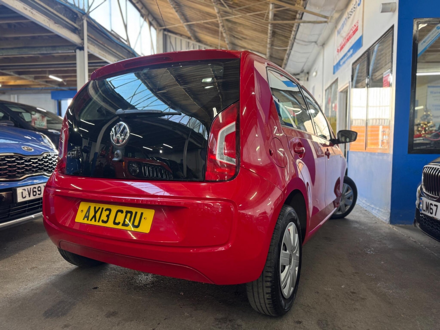 Used Volkswagen up! 2013 for sale - 76913892: Photo 4