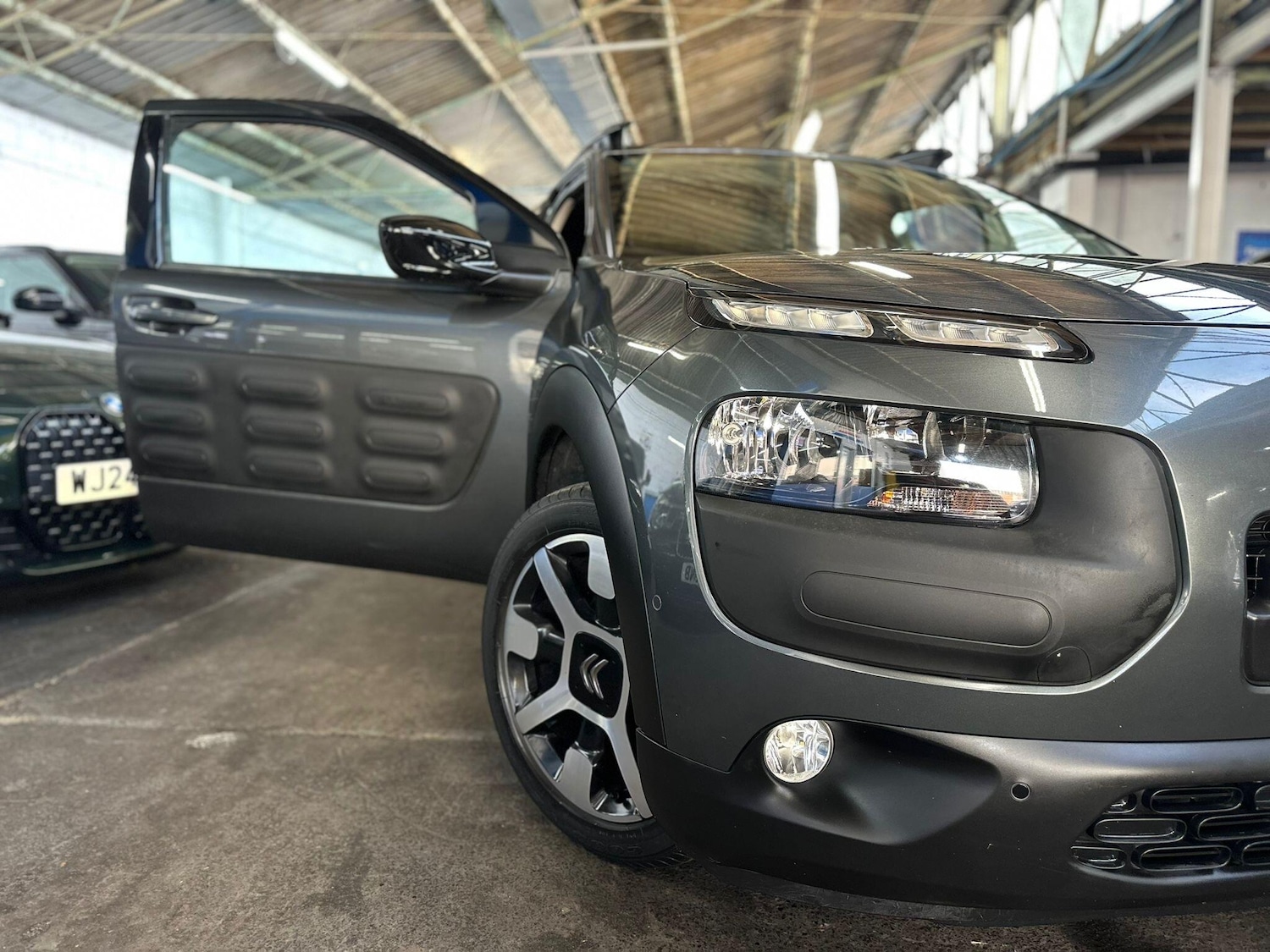 Used Citroen C4 Cactus for sale - 76742827: Photo 5