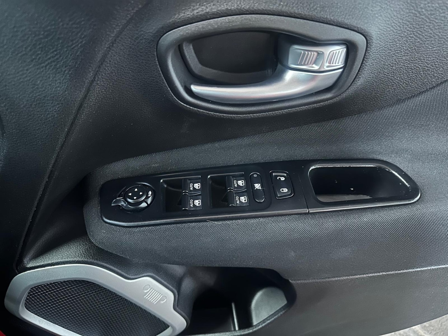 Used Jeep Renegade 2019 for sale - 76990306: Photo 36